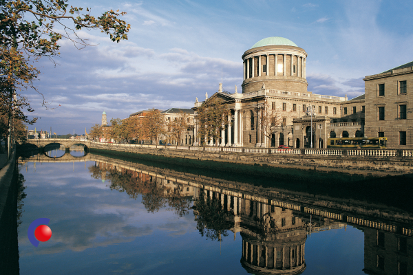 Groepsbezoek vier rechtbanken gebouw Dublin 